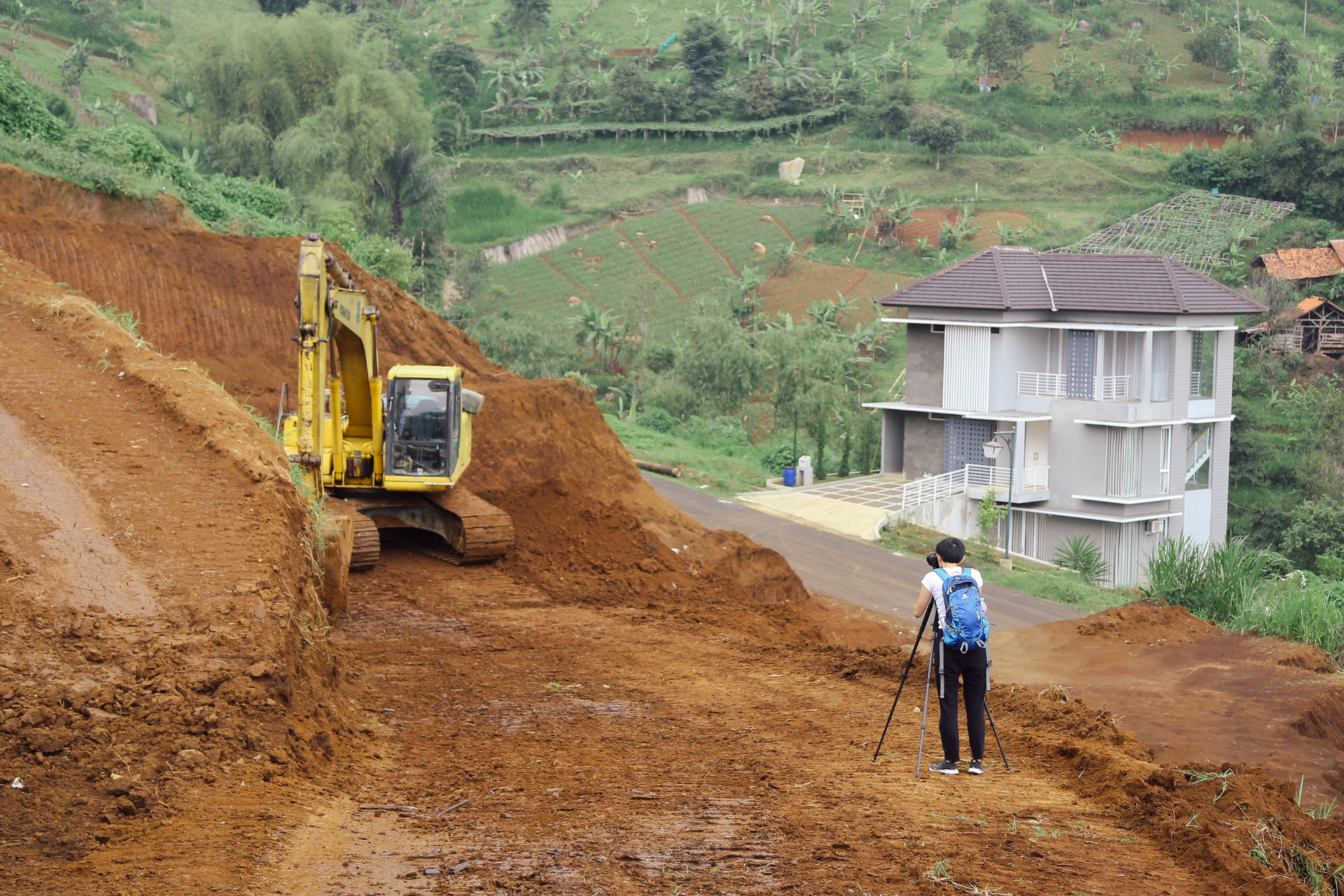 "For example, Mountain Pass was the result of my residency at Selasar Sunaryo Art Space in Bandung, Indonesia. Bandung is a mountain city that is undergoing rapid development and the environmental changes have implications on people’s daily lives. To know more, I spoke to different experts and residents."